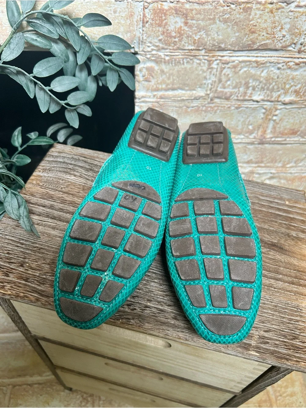 Marc Joseph New York Turquoise Snakeskin Driving Loafers Gold Bow Size 10